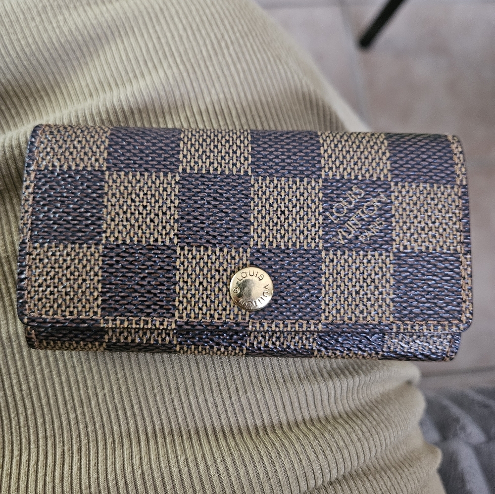 Louis Vuitton Authentic Key Holder